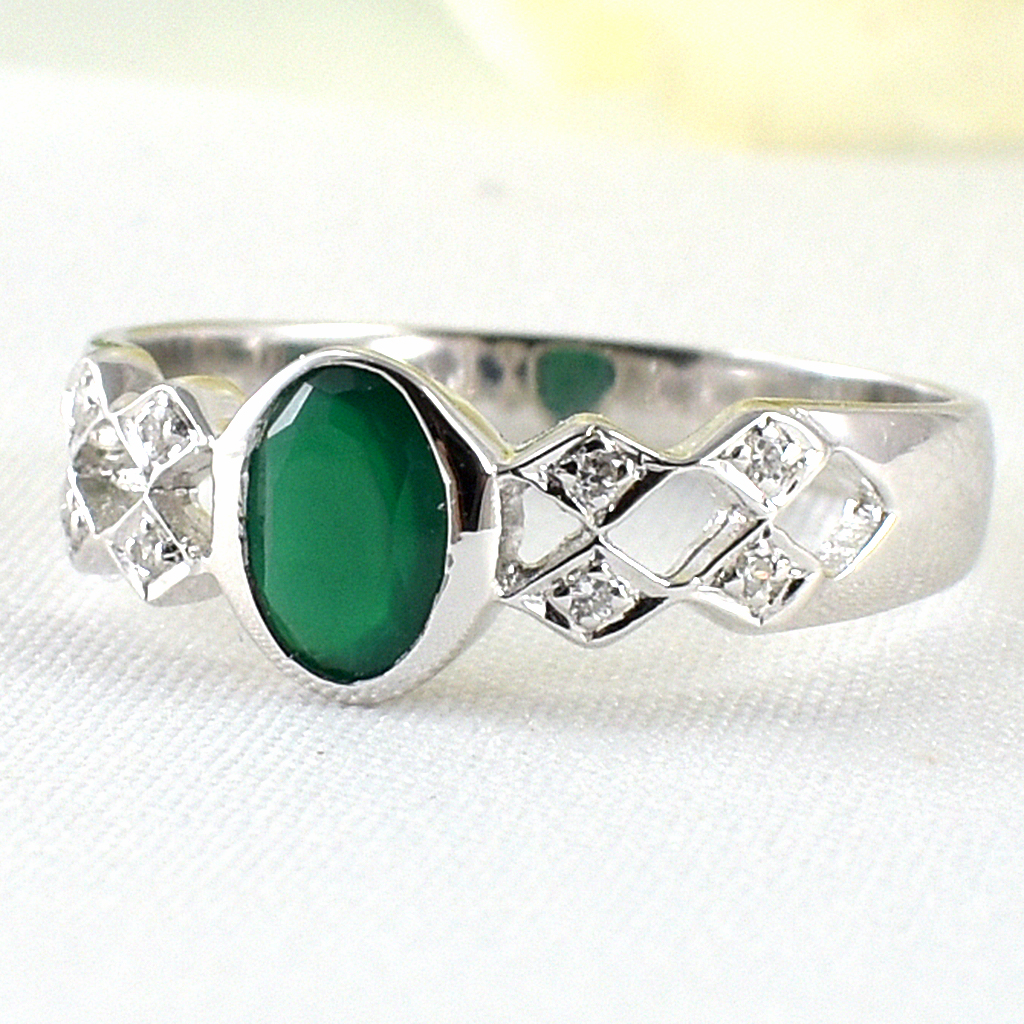 แหวนเงินแท้ราคาถูกชุบทองคำขาว พลอยแท้กรีนอะเกท 0.55 กะรัต เพชรCZ 0.056 กะรัต งานประณีตสวยงาม สั่งผลิตค่ะ