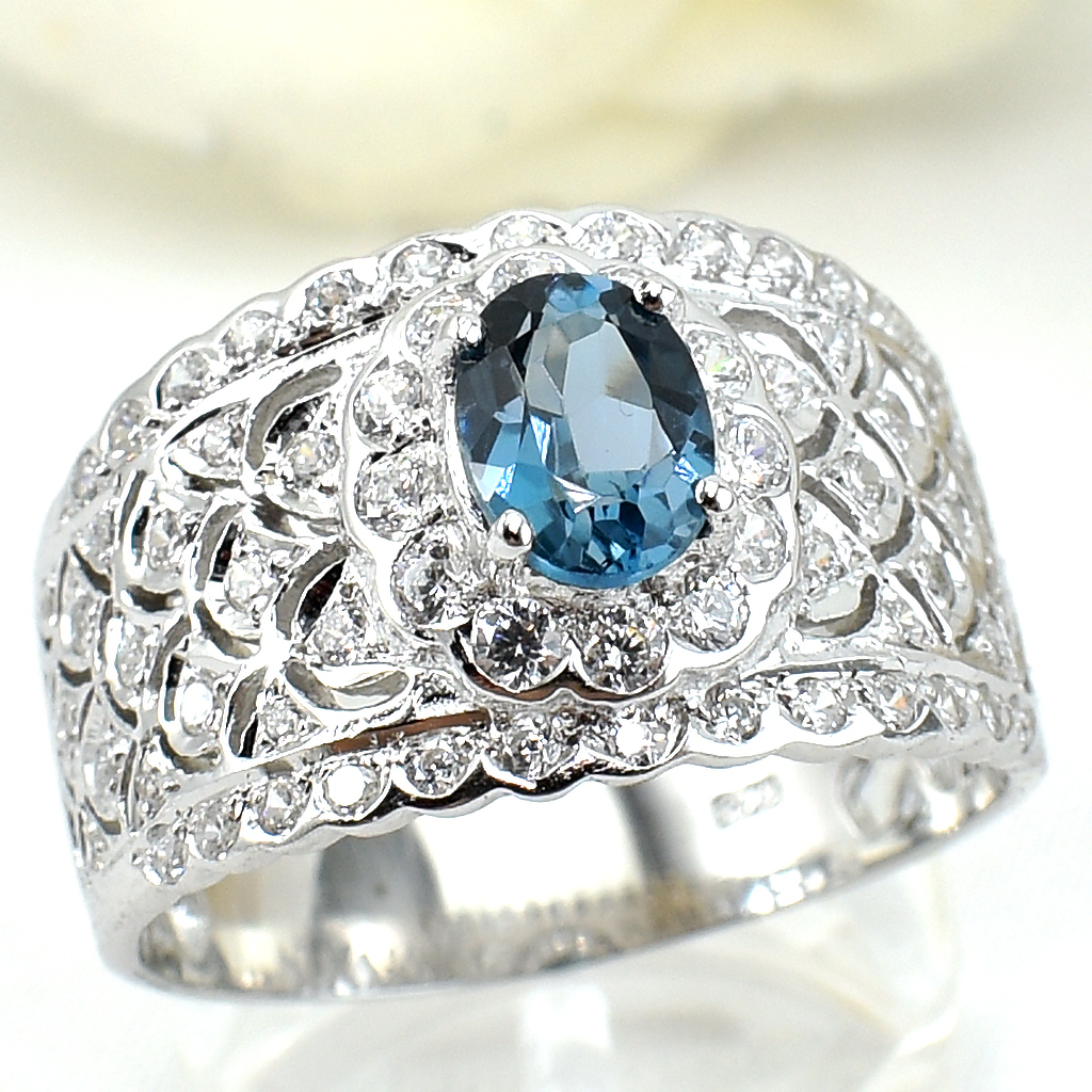 แหวนเงินแท้ราคาถูกชุบทองคำขาว ลอนดอนบลูโทปาซแท้ 1.30 กะรัต เพชรCZ 0.68 กะรัต งานประณีตสวยงาม สั่งผลิตค่ะ