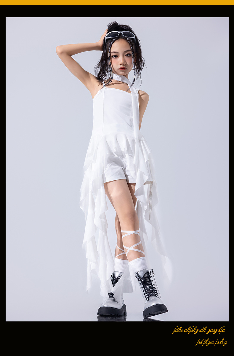 สินค้าพร้อมส่ง ***ชุดเต้น เซ็ตเสื้อกั๊กดำ ขาว +กางเกงขายาวขาวสั้นดำ