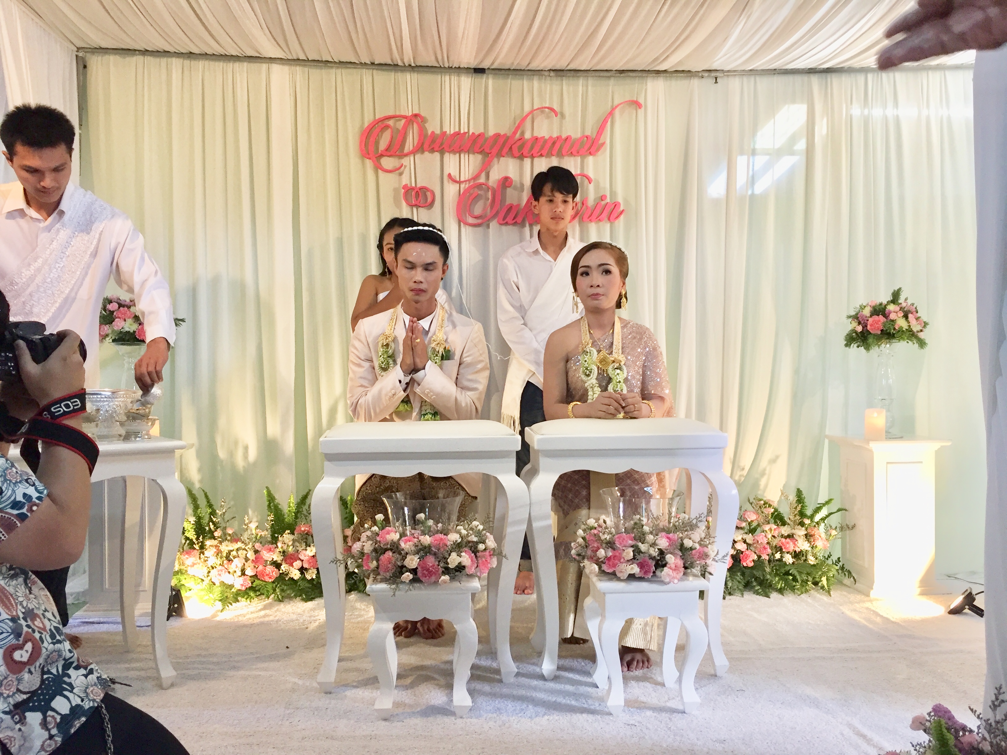 Backdropหลั่งน้ำสังข์ แบบโดมผ้า งานแต่งคุณอุ้ม คุณกอล์ฟ 25กพ61 (อ.บัวใหญ่ จ.นครราชสีมา)