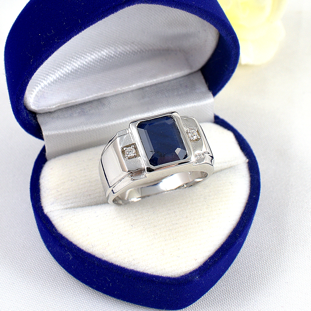 แหวนเงินแท้ราคาถูกชุบทองคำขาว ไพลินแท้ 3.70 กะรัต เพชรCZ 0.08 กะรัต งานประณีตสวยงาม สั่งผลิตค่ะ