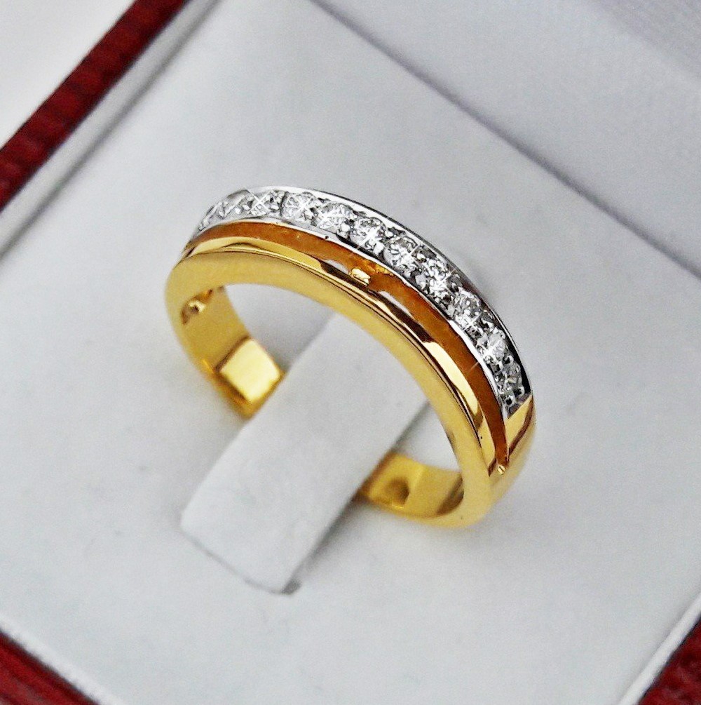สั่งผลิตเพชรเบลเยี่ยมคัท แหวนแต่งงาน แหวนหมั้น ใส่เที่ยว ออกงาน แหวนทองคำ 18K เพชรแท้ 0.23 กะรัต 4.50 กรัม น้ำ 99 ราคาถูกมาก มีใบรับประกันค่ะ
