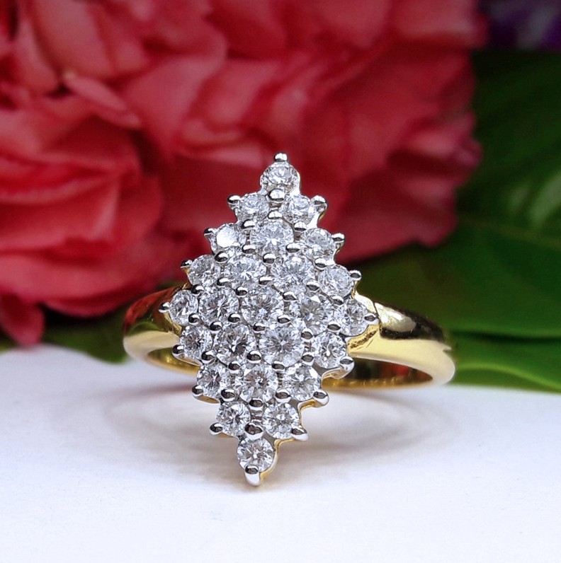 สั่งผลิตเพชรเบลเยี่ยมคัท แหวนแต่งงาน แหวนหมั้น ใส่เที่ยว ออกงาน แหวนทองคำ 18K เพชรแท้ 0.93 กะรัต 4.30 กรัม น้ำ 99 ราคาถูกมาก มีใบรับประกันค่ะ