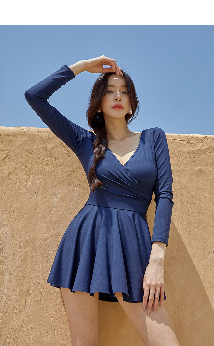 ชุดว่ายน้ำ วันพีช แขนยาวกัน uv รอบอก 34-40 เอว 28-34 สะโพก 36-42ยาว 30 วงแขน 16 นิ้วก่อนยืด ผ้าดีงานสวยมากค่ะ ด้านในการเกงขาเว้านะคะ