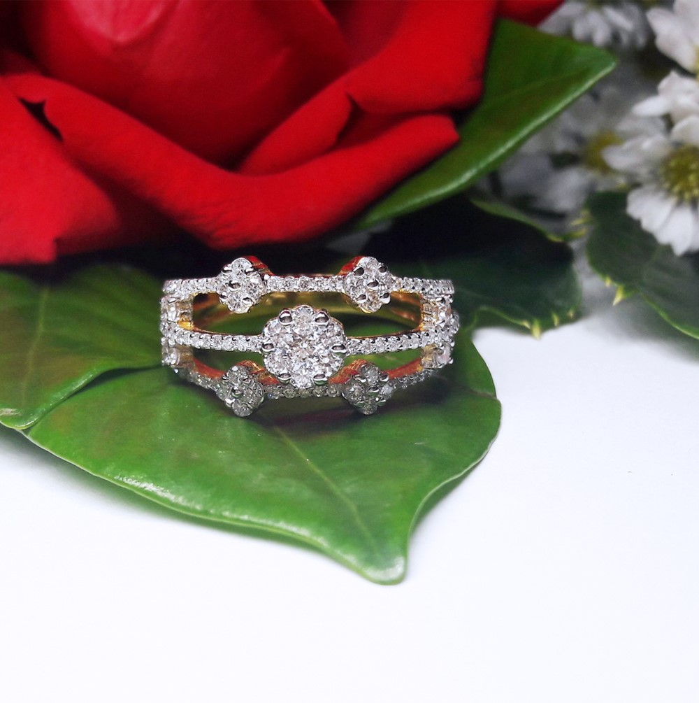 สั่งผลิตเพชรเบลเยี่ยมคัท แหวนแต่งงาน แหวนหมั้น ใส่เที่ยว ออกงาน แหวนทองคำ 18K เพชรแท้ 0.78 กะรัต 5.39 กรัม น้ำ 99 ราคาถูกมาก มีใบรับประกันค่ะ