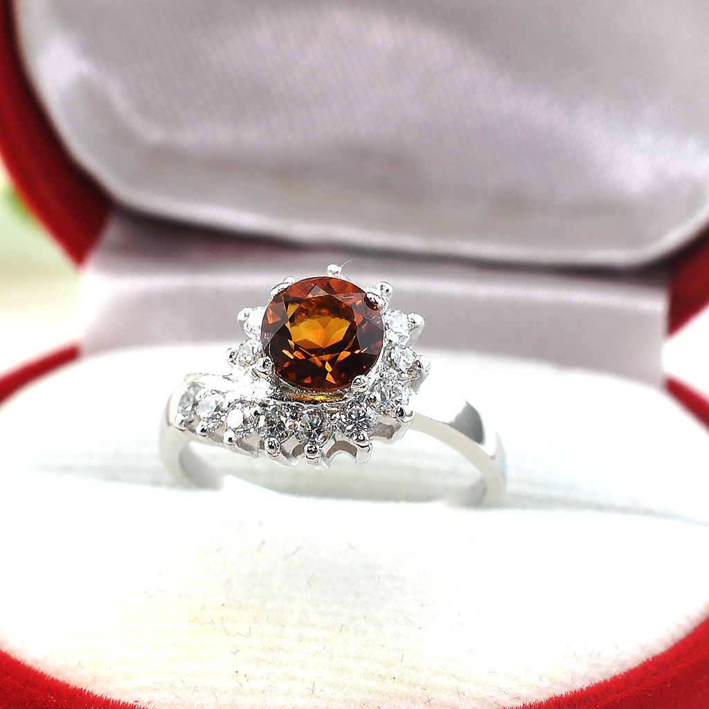 แหวนเงินแท้ราคาถูกชุบทองคำขาว ซิทรินแท้ 0.85 กะรัต เพชรCZ 0.42 กะรัต งานประณีตสวยงาม สั่งผลิตค่ะ