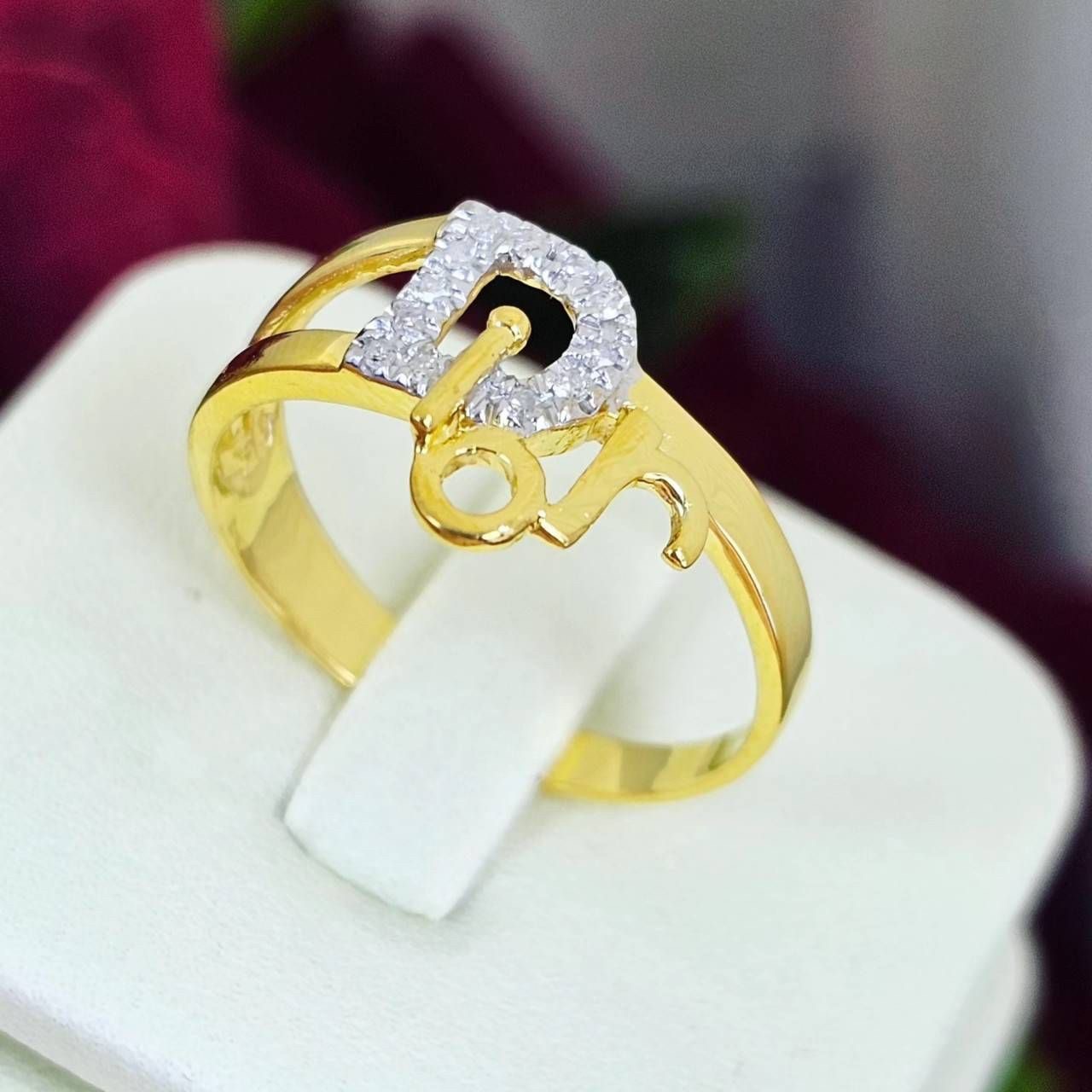 พร้อมส่งและสั่งผลิตแหวนเพชรแท้สไตล์แบรด์ดัง แหวนแต่งงาน แหวนหมั้น ใส่เที่ยว ออกงาน แหวนทองคำ 9K เพชรกุหลาบแท้ 0.06 กะรัต 12 เม็ด ราคาถูกมาก ส่งฟรี