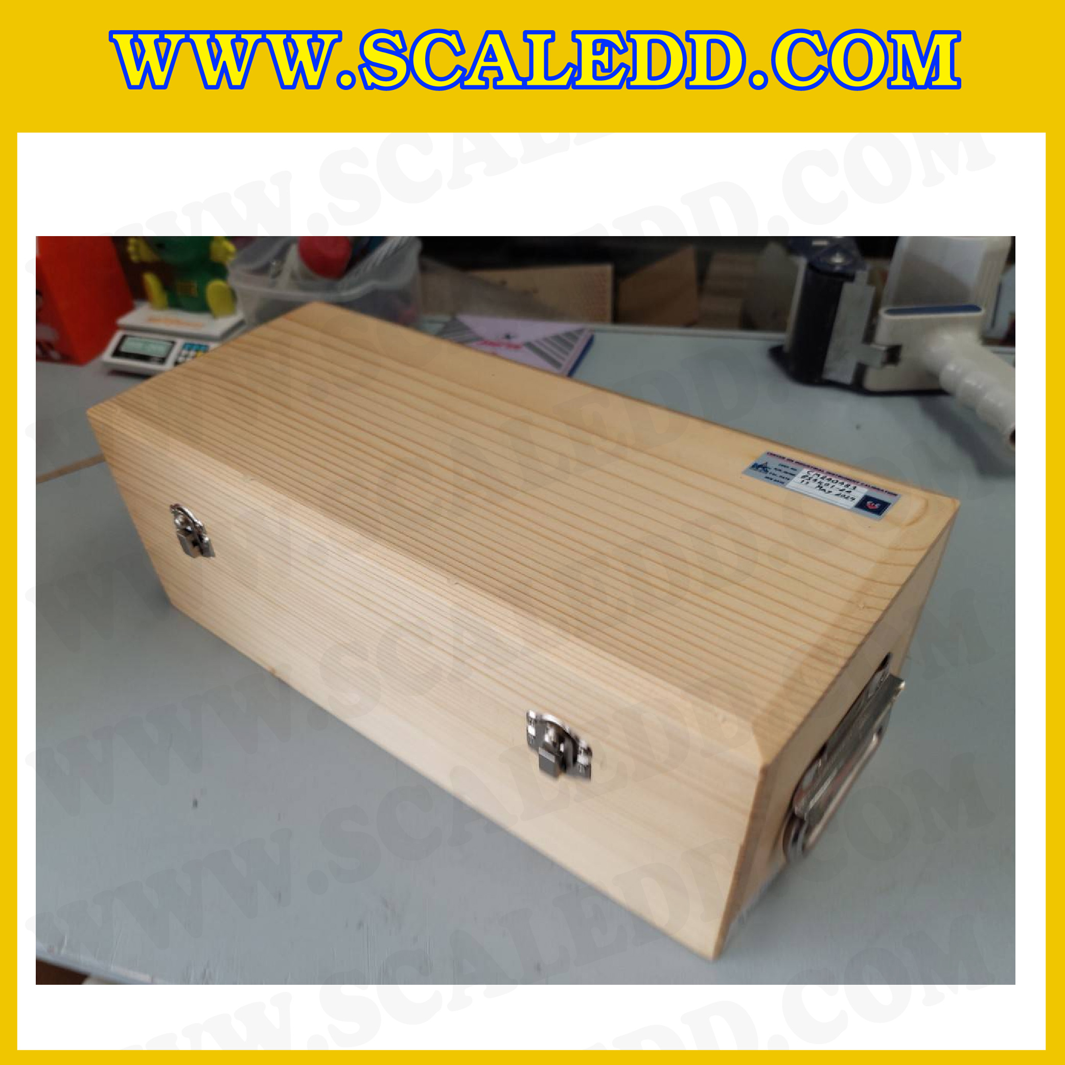 ตุ้มน้ำหนักทองเหลืองชุด 4kg Class M1 ชุดตุ้มน้ำหนักทองเหลือง 4kg พร้อมที่คีบ บรรจุในกล่องไม้บุกำมะหยี่ (ใบเซอร์ ISO17025 เพิ่มเงิน 5,700 บาท)