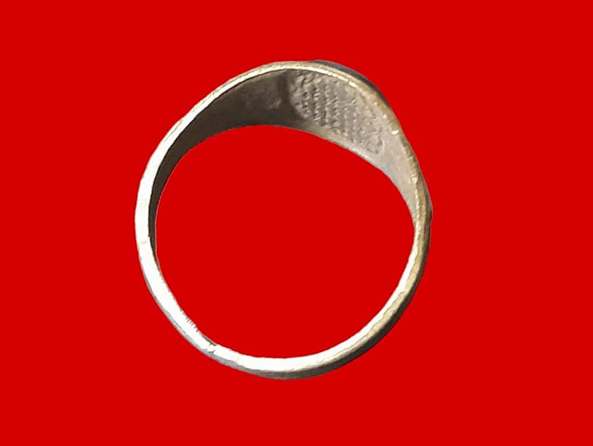 แหวน หัวแหวนเมฆพัตรผสมเหล็กไหล หลวงพ่ออิ่ม วัดหัวเขา สุพรรณบุรี