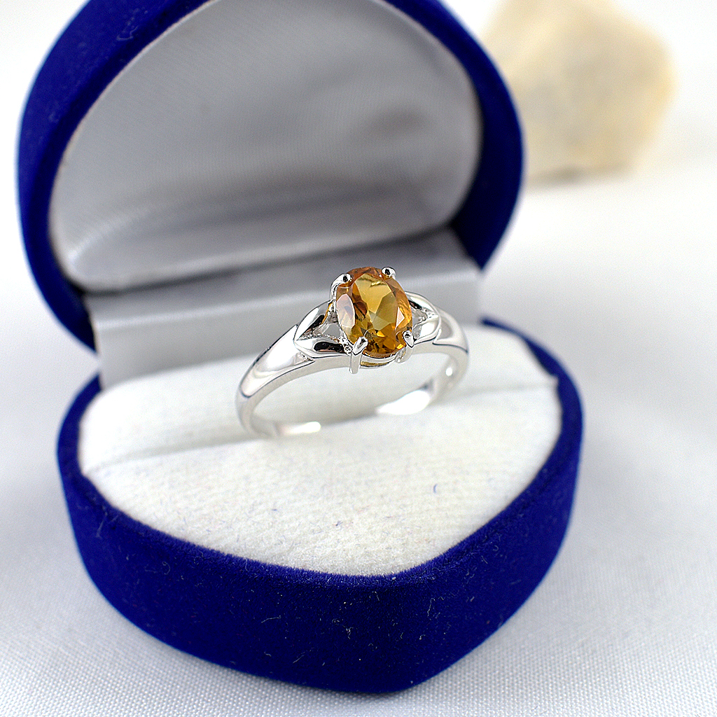 แหวนเงินแท้ราคาถูกชุบทองคำขาว ซิทรินแท้ 1.25 กะรัต งานประณีตสวยงาม สั่งผลิตค่ะ