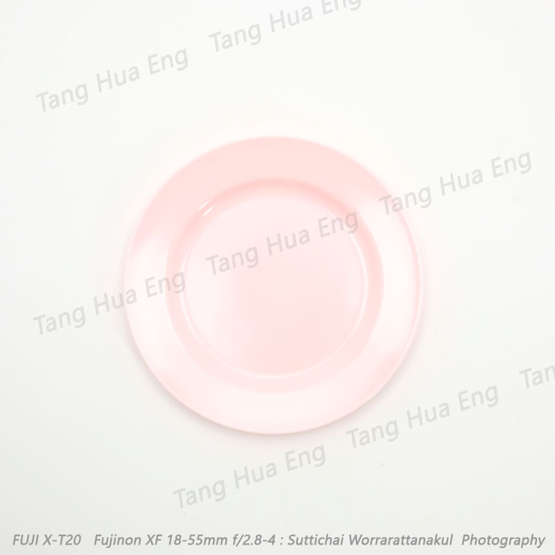 จานทรงตื้น 9นิ้วตรายูนิก้า P910-9 สีครีมขาว