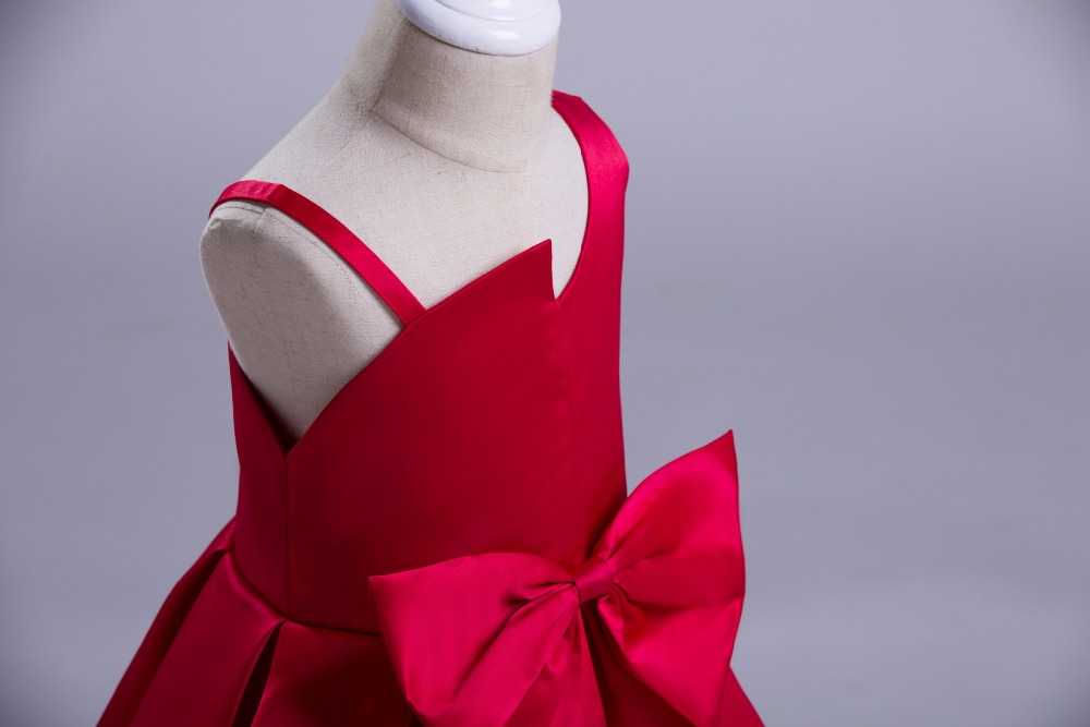 ชุดเด็ก :ชุดออกงาน เดรสเปิดไหล่ สีแดง