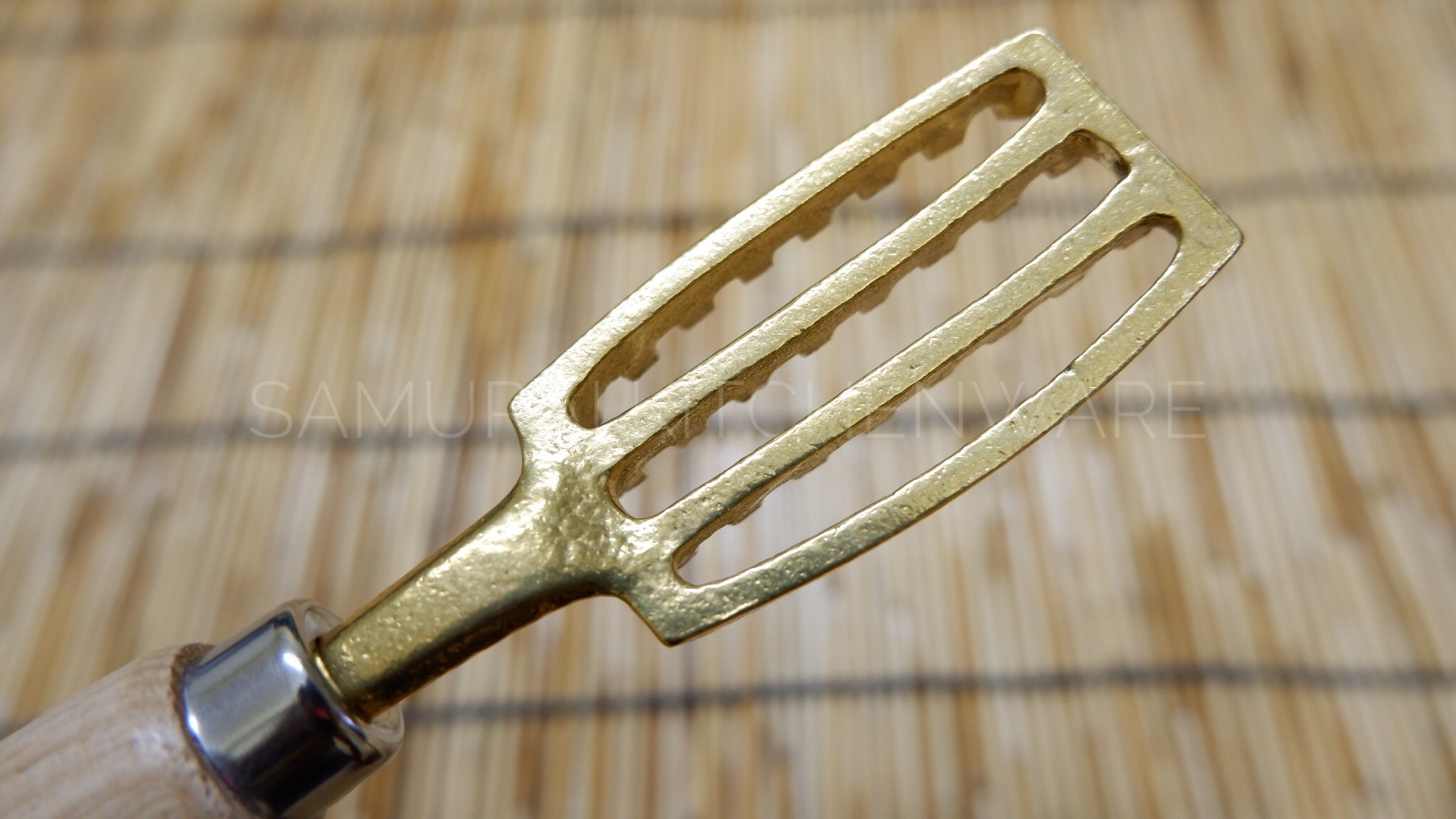 ที่ขอดเกล็ดปลา ที่ขูดเกล็ดปลา ทองเหลือง (Japan)