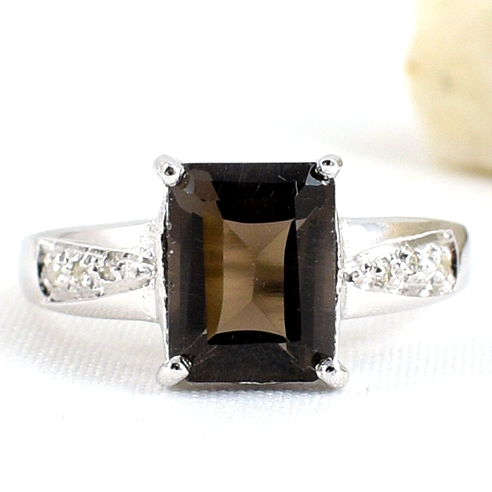 แหวนเงินแท้ราคาถูกชุบทองคำขาว พลอยแท้สโมกกี้ควอทซ์ 1.95 กะรัต เพชรCZ 0.048 กะรัต งานประณีตสวยงาม สั่งผลิตค่ะ