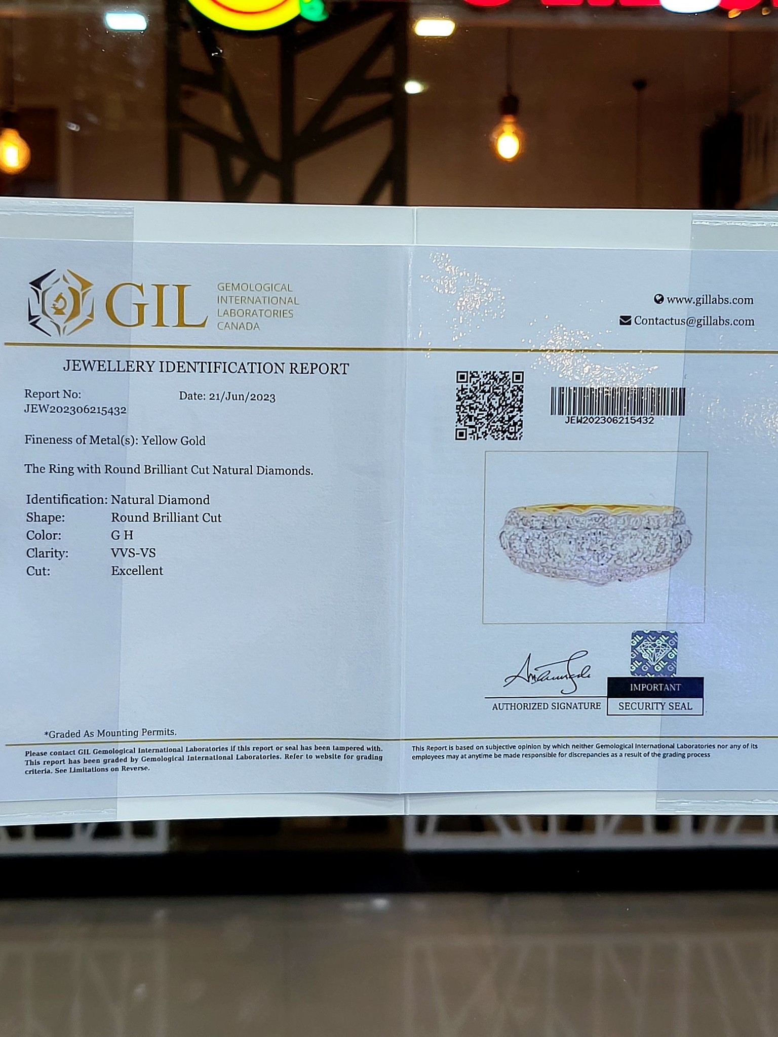 พร้อมส่งและสั่งผลิตแหวนเพชรแท้แถวฝังกระเปาะหุ้มไล่ระดับล้อมเพชรบริวารข้าง สวยเนี๊ยบละเอียดหรูหรา แหวนแต่งงาน แหวนหมั้น ใส่เที่ยว ออกงาน แหวนทองคำ 18K เพชรแท้ 0.97 กะรัต 51 เม็ด ราคาถูกมาก ส่งฟรี