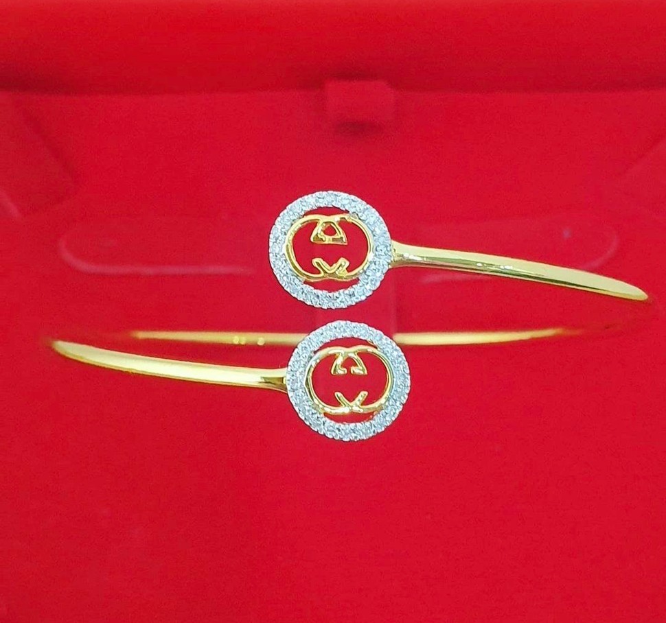 พร้อมส่งและสั่งผลิตกำไลทองเพชรแท้ทรงแบรนด์ทุกแบบ แต่งงาน หมั้น ใส่เที่ยว ออกงาน ทองคำ 9K เพชรกุหลาบแท้ 0.16 กะรัต 40 เม็ด ราคาถูกมาก ส่งฟรี