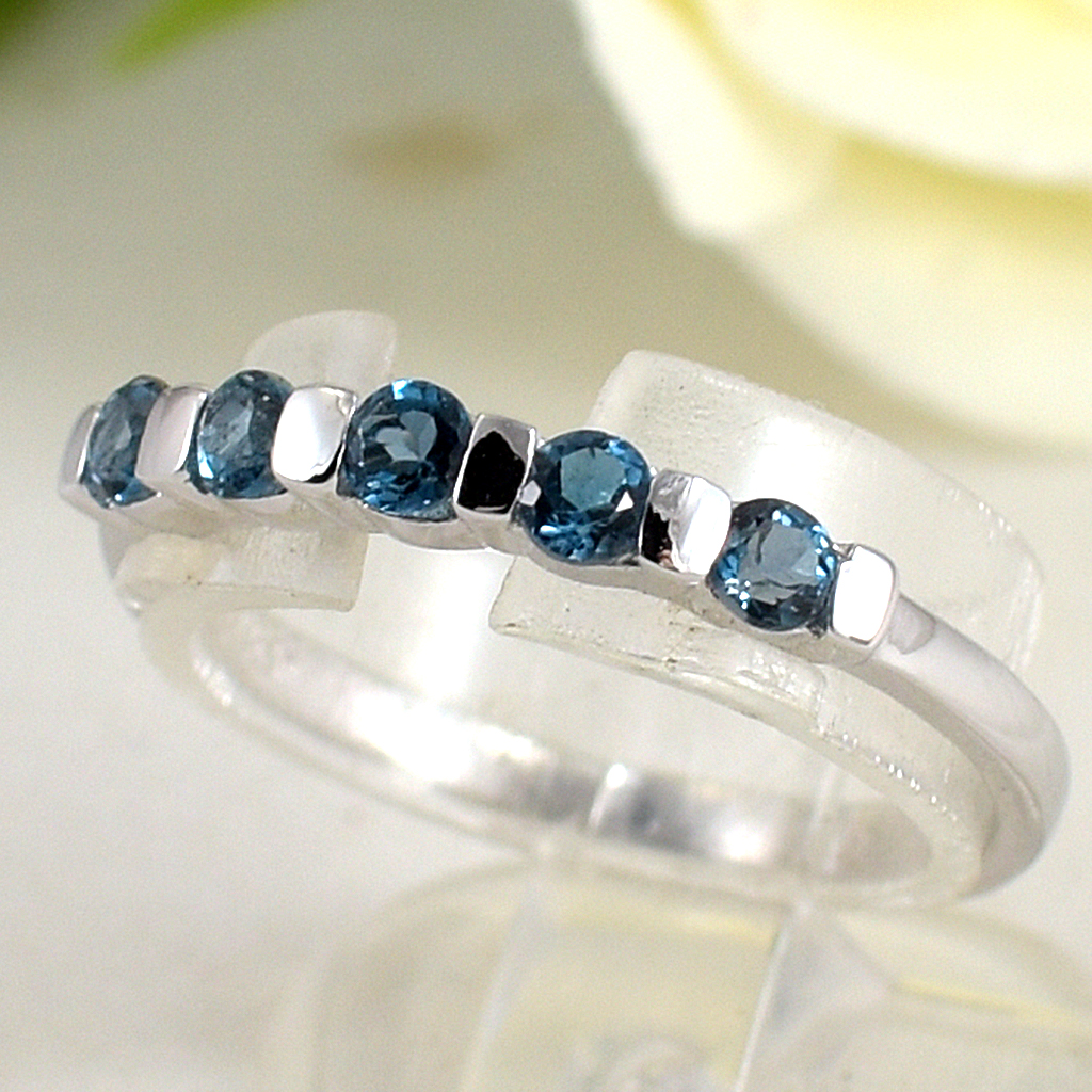 แหวนเงินแท้ราคาถูกชุบทองคำขาว ลอนดอนบลูโทปาซแท้ 0.55 กะรัต งานประณีตสวยงาม สั่งผลิตค่ะ