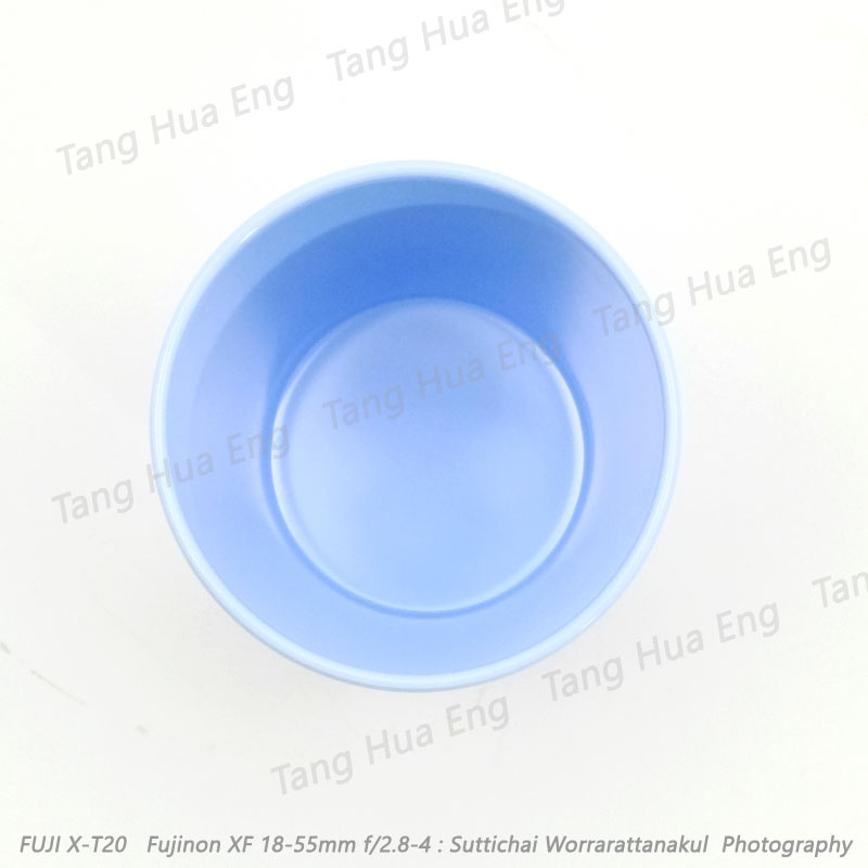 ถ้วยน้ำไม่มีหู 3 นิ้ว 993-3 ตรายูนิก้า สีครีมขาว/ฟ้า