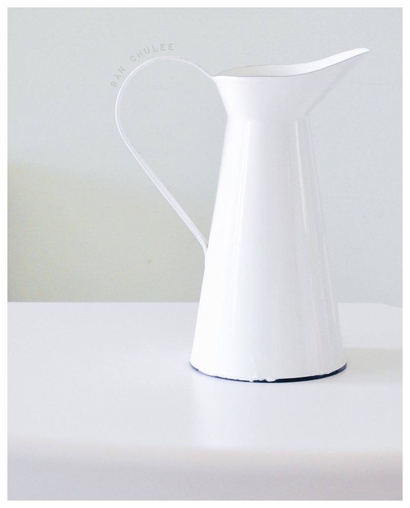 Shabby Chic Enamel Vase แจกันอีนาเมล สีขาว ทรงเหยือก