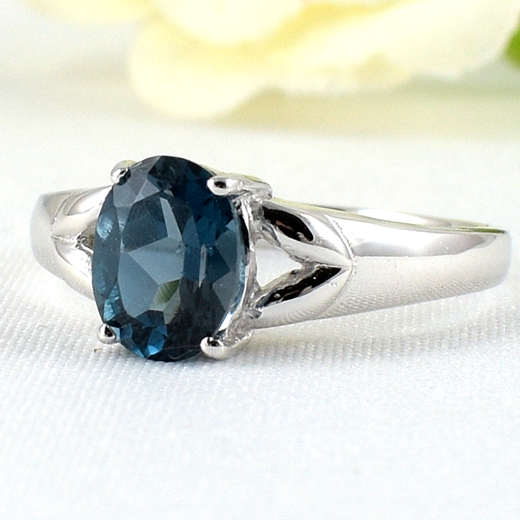 แหวนเงินแท้ราคาถูกชุบทองคำขาว ลอนดอนบลูโทปาซแท้ 1.40 กะรัต งานประณีตสวยงาม สั่งผลิตค่ะ