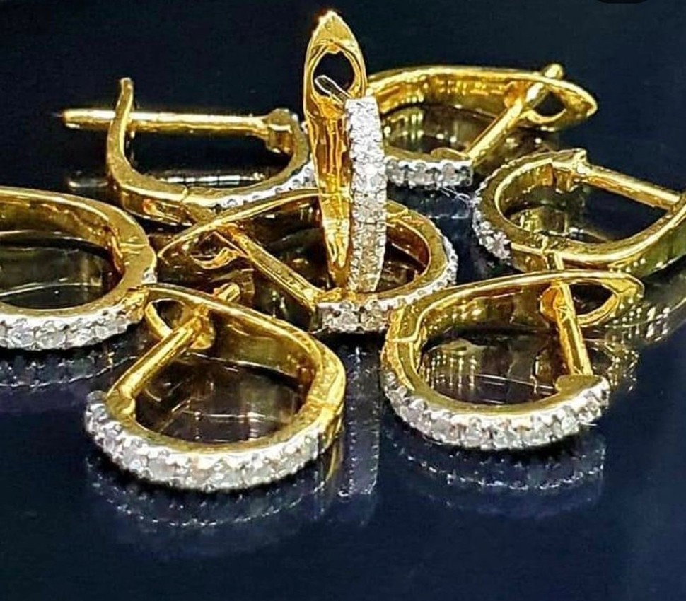 พร้อมส่งและสั่งผลิตต่างหูเพชรแท้ใส่ติดหูคู่เดียวคุ้ม สวยจบค่ะ สีทองและทองคำขาว แต่งงาน หมั้น ใส่เที่ยว ออกงาน ทองคำ 9K เพชรแท้ 0.10 กะรัต ราคาถูกมาก ส่งฟรี