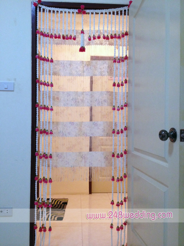 ม่านประตูดอกรักแบบตรง ห้อยอุบะเดี่ยว