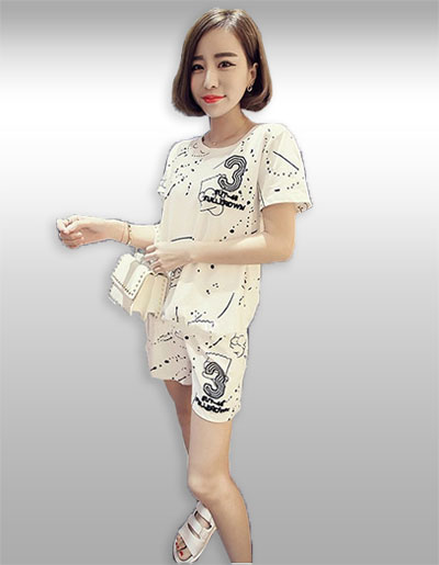 ชุดเซ็ทเสื้อกางเกงสีขาวลายการ์ตูนสุดน่ารัก รหัส2104