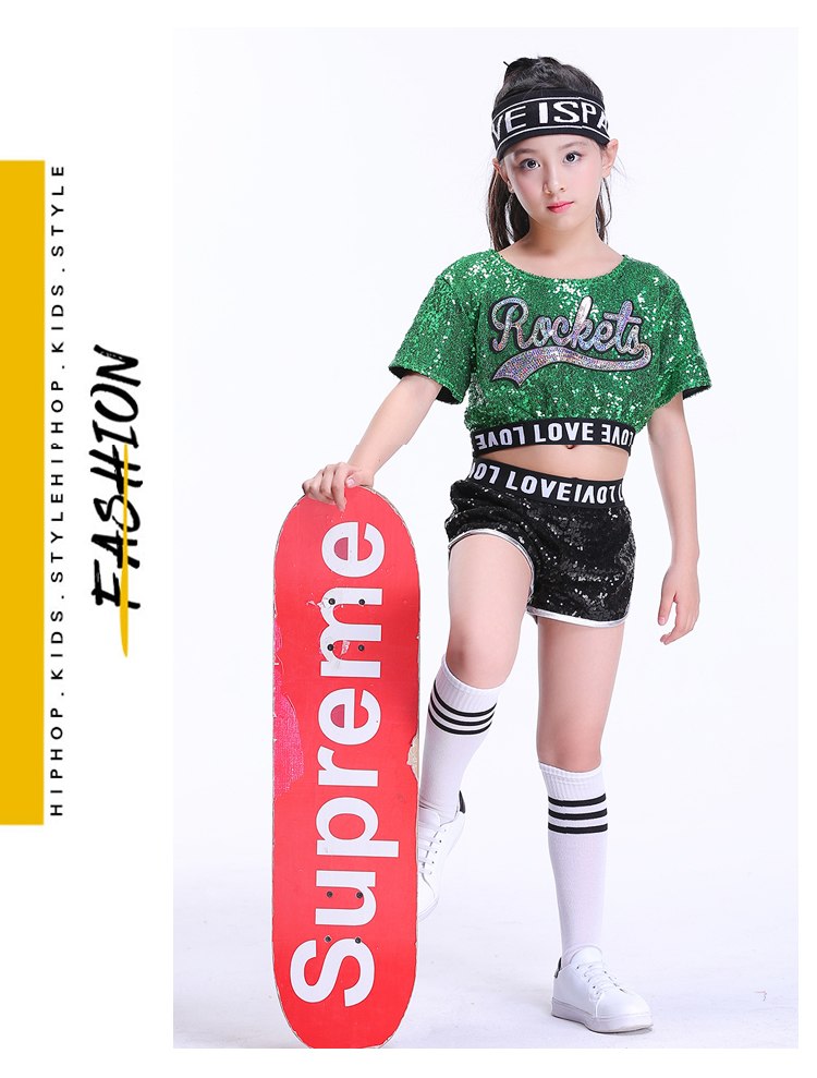 ชุดเต้น เสื้อแขนสั้น ปักเลื่อม Rocket +กางเกงขาสั้น สีดำ