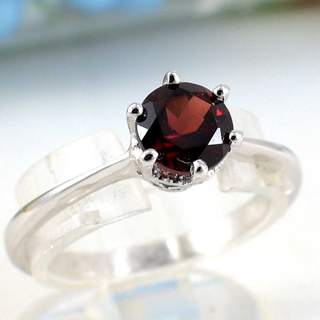 แหวนเงินแท้ราคาถูกชุบทองคำขาว โกเมนแท้ 1.0 กะรัต งานประณีตสวยงาม สั่งผลิตค่ะ