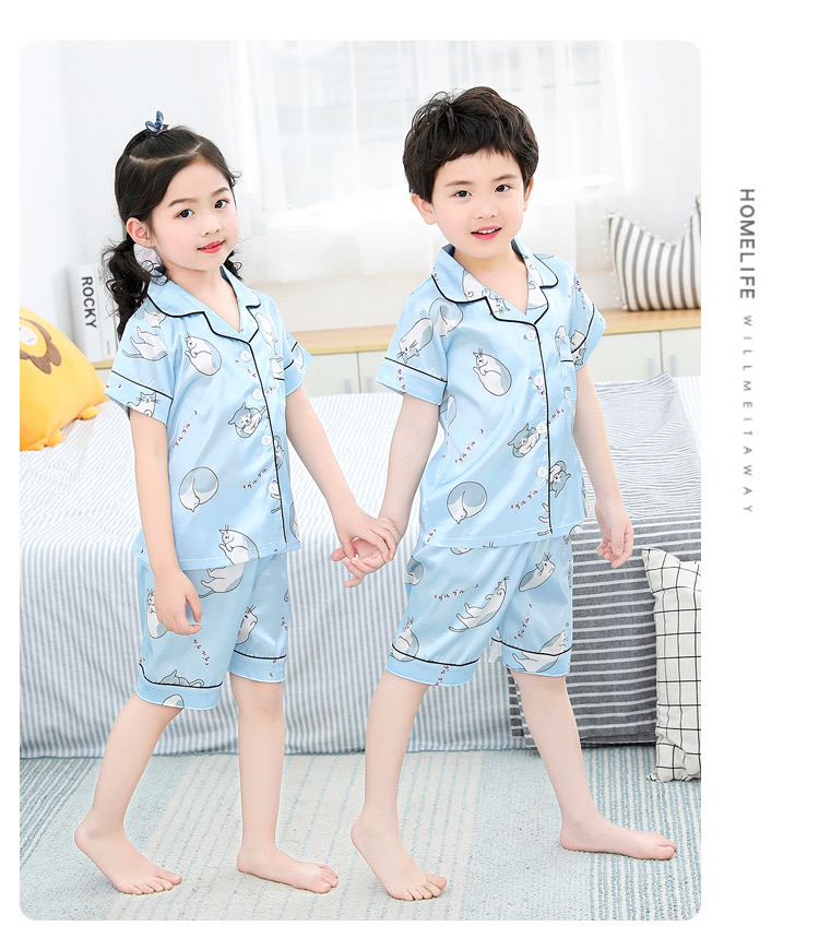 ชุดนอนเด็ก ชุดนอนผ้าซาติน แขนสั้น แบบมีลาย