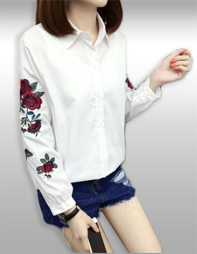 เสื้อเชื๊ตแฟชั่นคอปกสีขาวแขนแต่งลายดอกสไตล์เกาหลี รหัส 1932