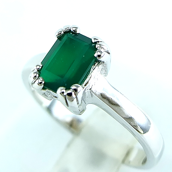 แหวนเงินแท้ราคาถูกชุบทองคำขาว พลอยแท้กรีนอะเกท 0.75 กะรัต งานประณีตสวยงาม สั่งผลิตค่ะ