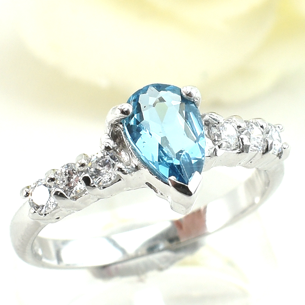 แหวนเงินแท้ราคาถูกชุบทองคำขาว สวิสบลูโทปาซแท้ 1.35 กะรัต เพชรCZ 0.30 กะรัต งานประณีตสวยงาม สั่งผลิตค่ะ