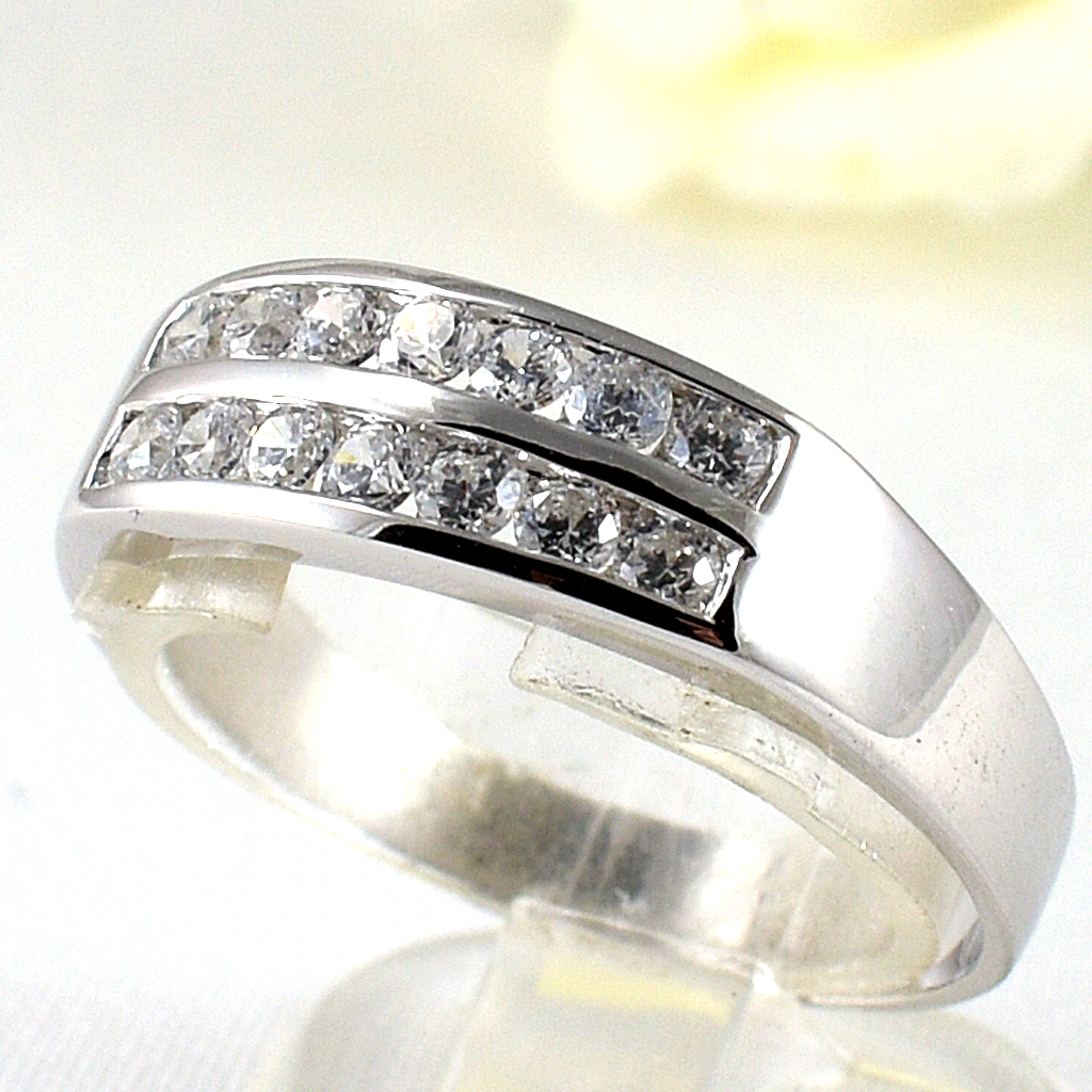 แหวนเงินแท้ราคาถูกชุบทองคำขาว เพชรCZแท้ 0.28 กะรัต งานประณีตสวยงาม สั่งผลิตค่ะ