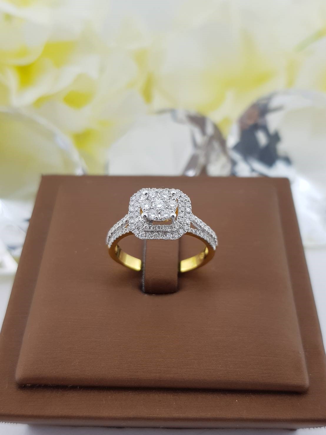 สั่งผลิตเพชรเบลเยี่ยมคัท แหวนแต่งงาน แหวนหมั้น ใส่เที่ยว ออกงาน แหวนทองคำ 18K เพชรแท้ 0.62 กะรัต 3.58 กรัม น้ำ 99 ราคาถูกมาก มีใบรับประกันค่ะ