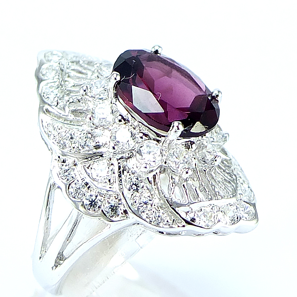 แหวนเงินแท้ราคาถูกชุบทองคำขาว พลอยแท้โรโดไลท์การ์เน็ต 3.25 กะรัต เพชรCZ 1.30 กะรัต งานประณีตสวยงาม สั่งผลิตค่ะ