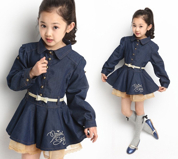 ชุดเด็ก : เดรสยีนส์แขนยาว แต่งระบายผ้าลูกไม้สีครีม