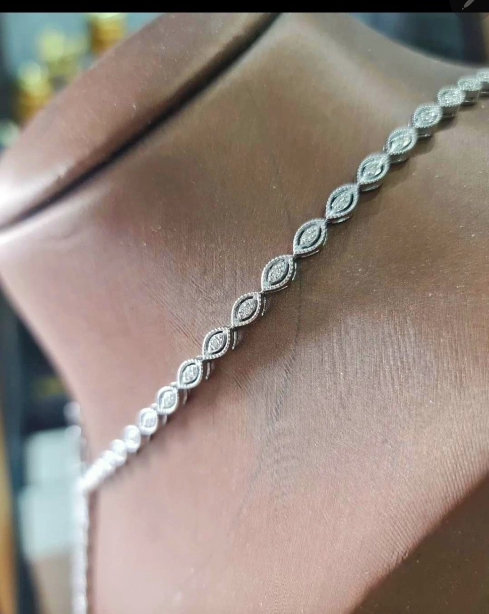 พร้อมส่งและสั่งผลิตสร้อยคอทองเพชรแท้ ผีเสื้อระย้า ใส่เที่ยว ออกงาน ทองคำ 9K เพชรเหลี่ยมเกสรแท้ 1.14 กะรัต 146 เม็ด ราคาถูกมาก ส่งฟรี