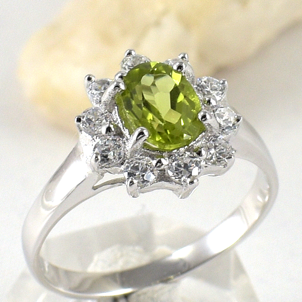 แหวนเงินแท้ราคาถูกชุบทองคำขาว เพอริดอทแท้ 1.60 กะรัต เพชรCZ 0.40 กะรัต งานประณีตสวยงาม สั่งผลิตค่ะ