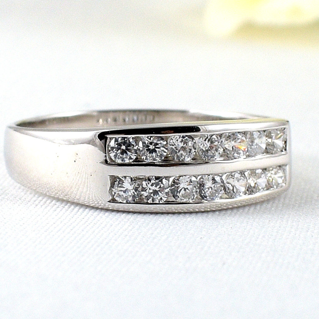 แหวนเงินแท้ราคาถูกชุบทองคำขาว เพชรCZแท้ 0.28 กะรัต งานประณีตสวยงาม สั่งผลิตค่ะ