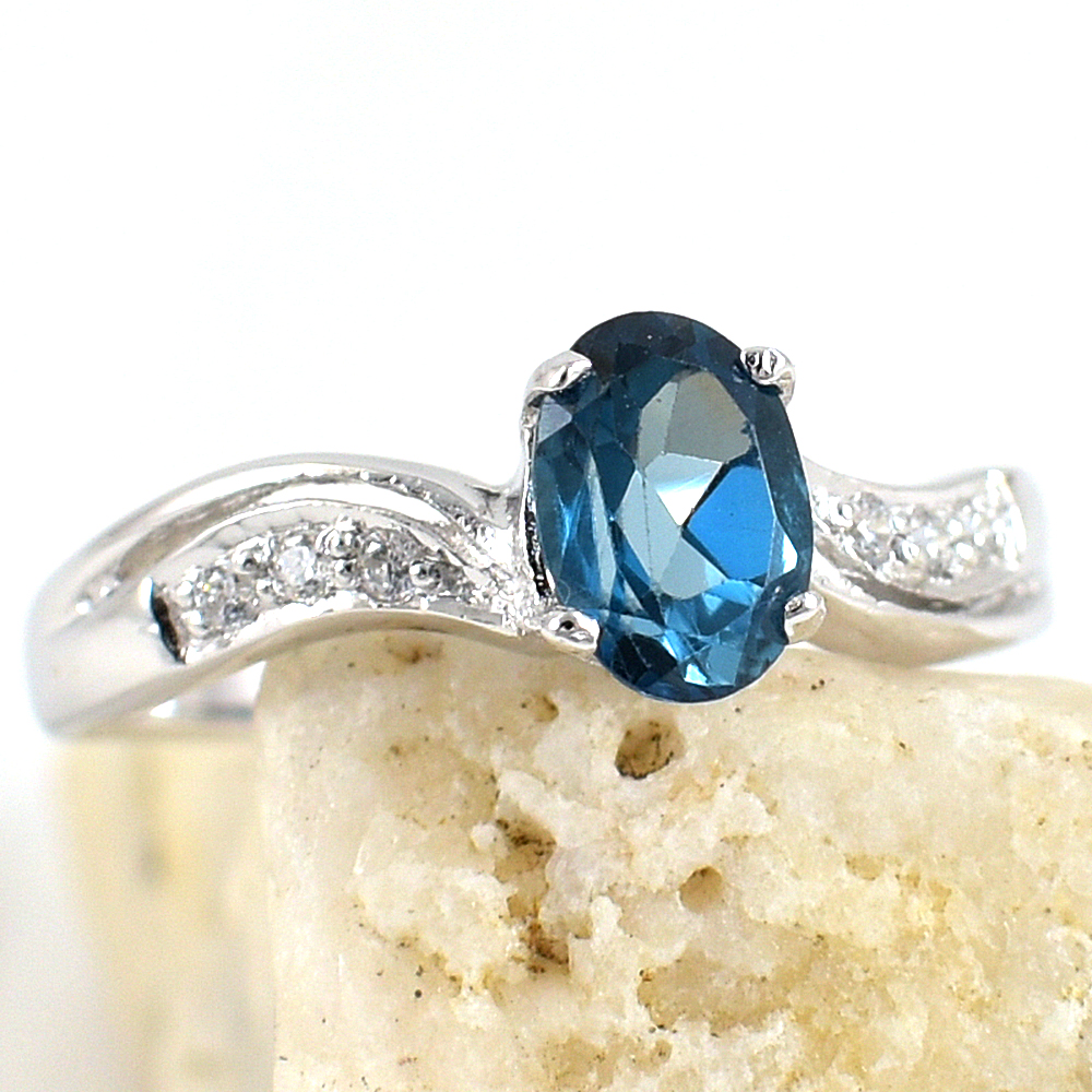 แหวนเงินแท้ราคาถูกชุบทองคำขาว ลอนดอนบลูโทปาซแท้ 0.95 กะรัต เพชรCZ 0.06 กะรัต งานประณีตสวยงาม สั่งผลิตค่ะ