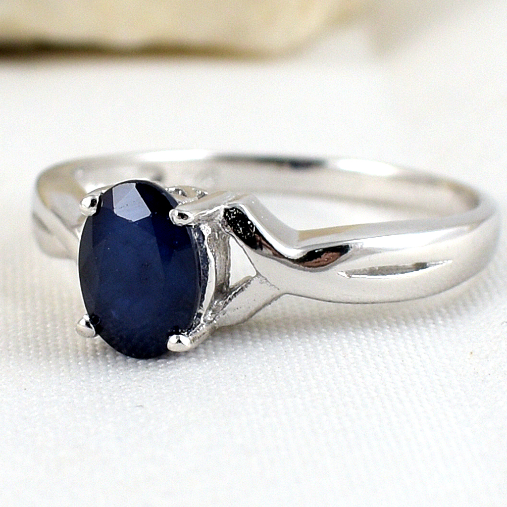 แหวนเงินแท้ราคาถูกชุบทองคำขาว ไพลินแท้ 0.95 กะรัต งานประณีตสวยงาม สั่งผลิตค่ะ