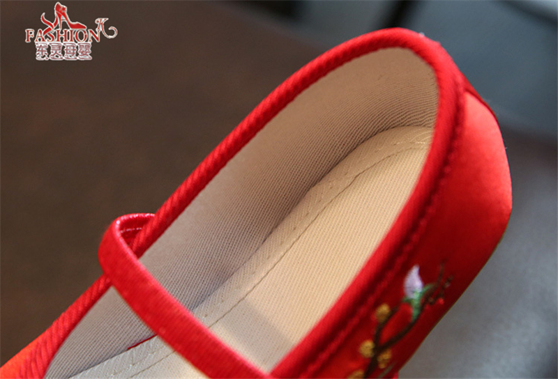 F รองเท้าจีนเด็ก ลายดอกเหมย