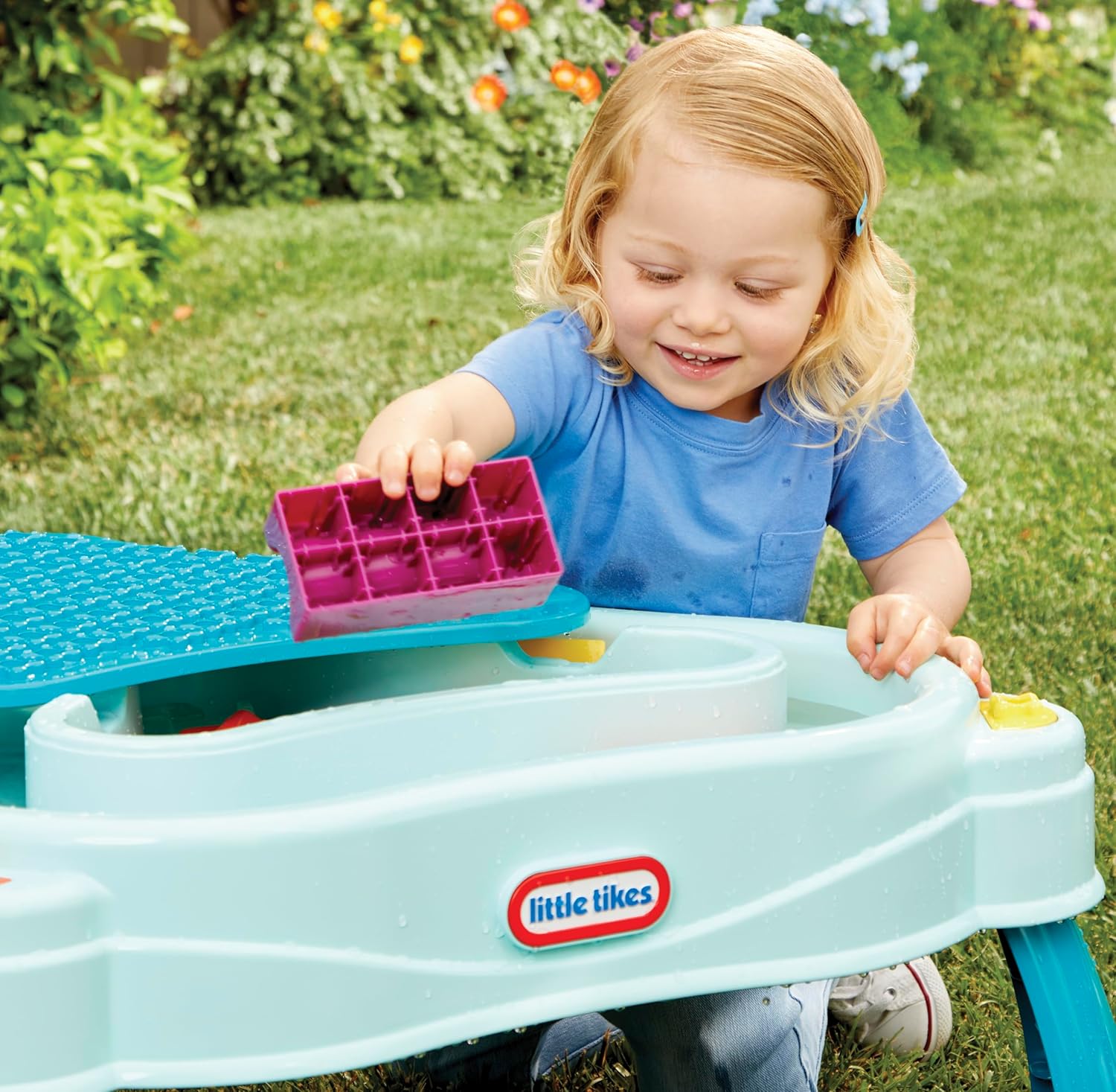 โต๊ะน้ำและโต๊ะต่อตัวต่อ Little Tikes Build & Splash - Water Table with 25-Piece Accessories