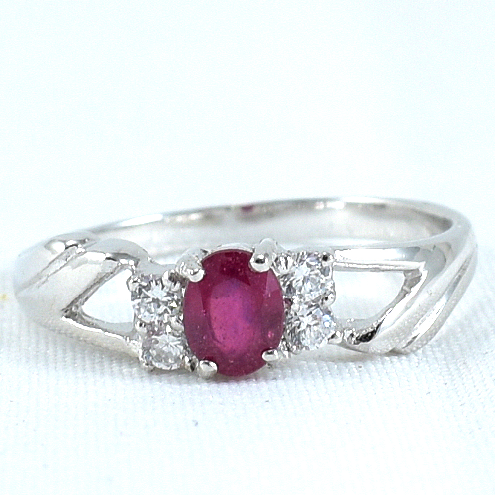 แหวนเงินแท้ราคาถูกชุบทองคำขาว ทับทิมแท้ 0.50 กะรัต งานประณีตสวยงาม สั่งผลิตค่ะ