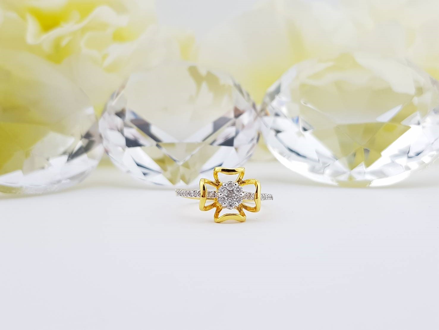 สั่งผลิตเพชรเบลเยี่ยมคัท แหวนแต่งงาน แหวนหมั้น ใส่เที่ยว ออกงาน แหวนทองคำ 18K เพชรแท้ 0.21 กะรัต 2.34 กรัม น้ำ 99 ราคาถูกมาก มีใบรับประกันค่ะ