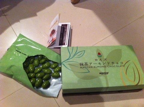 Royce Maccha Almond Chocolate