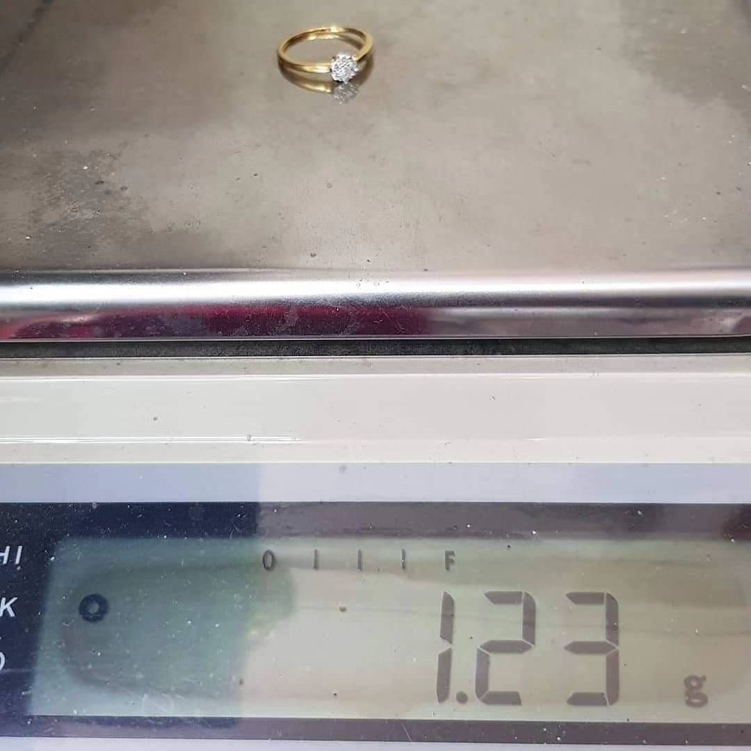 พร้อมส่งและสั่งผลิตแหวนเพชรแท้กระจุกทรงสวย แหวนแต่งงาน แหวนหมั้น ใส่เที่ยว ออกงาน แหวนทองคำ 9K เพชรเกสรแท้ 0.12 กะรัต 7 เม็ด ราคาถูกมาก ส่งฟรี