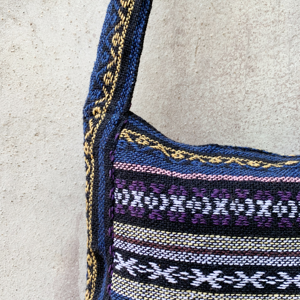 Size M กระเป๋าย่าม ขายย่าม ย่าม ย่ามสะพายข้าง ย่ามกะเหรี่ยง ย่ามชาวเขา กระเป๋าผ้านากา กระเป๋าสะพายข้าง กระเป๋าพาดตัว กระเป๋ามีซิป ย่ามสะพายข้าง กระเป๋าแนวๆ กระเป๋าแนวเซอร์ๆ ย่ามราคาถูก