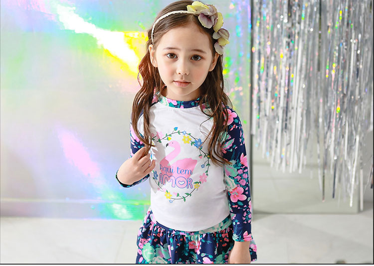 พร้อมส่ง ชุดว่ายน้ำ เด็กผู้หญิง เสื้อแขนยาว+เลกกิ้งกระโปรง